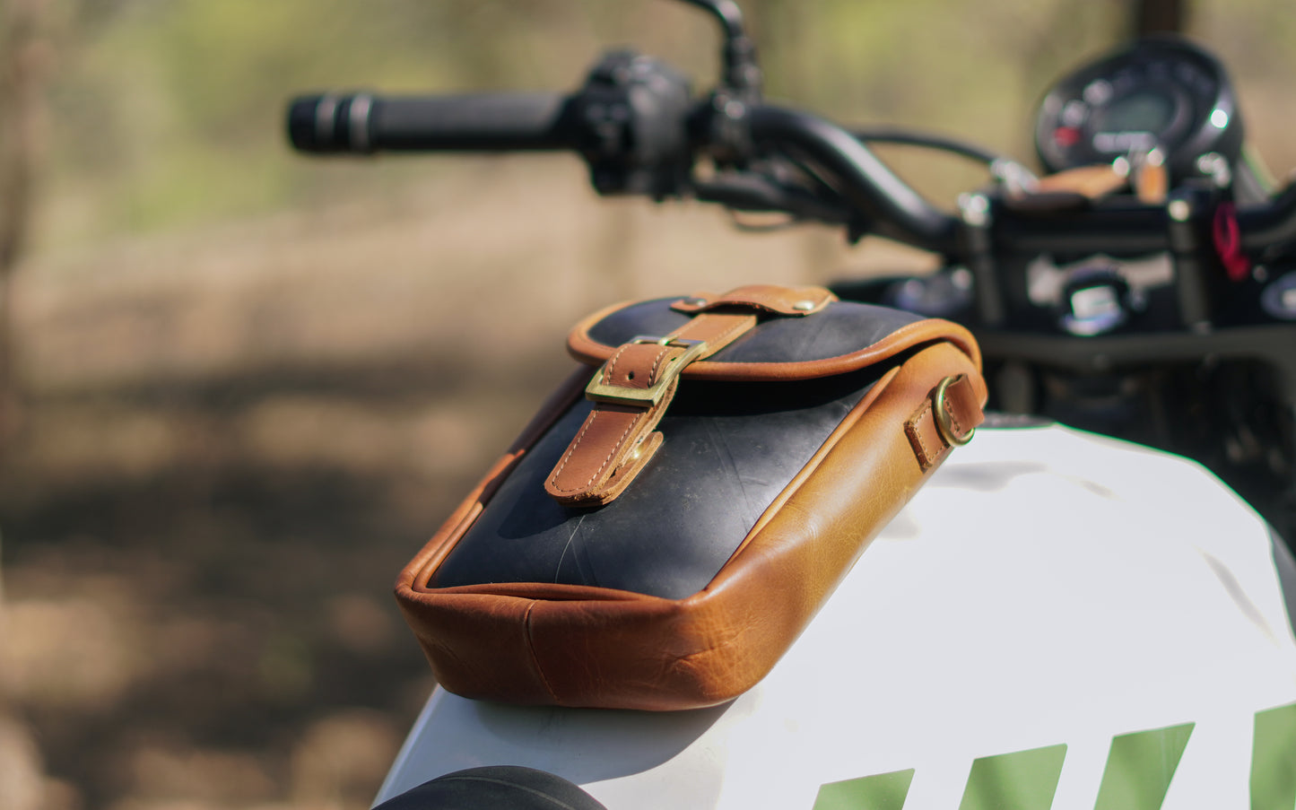 The Shan - Hybrid Tank Pouch